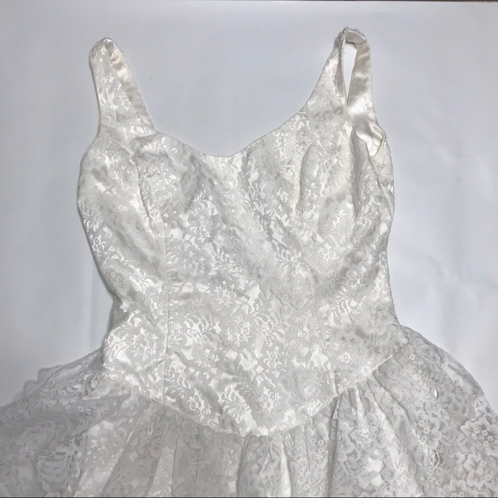 Gorgeous 80s Gunne Sax lace tiered ruffle dress